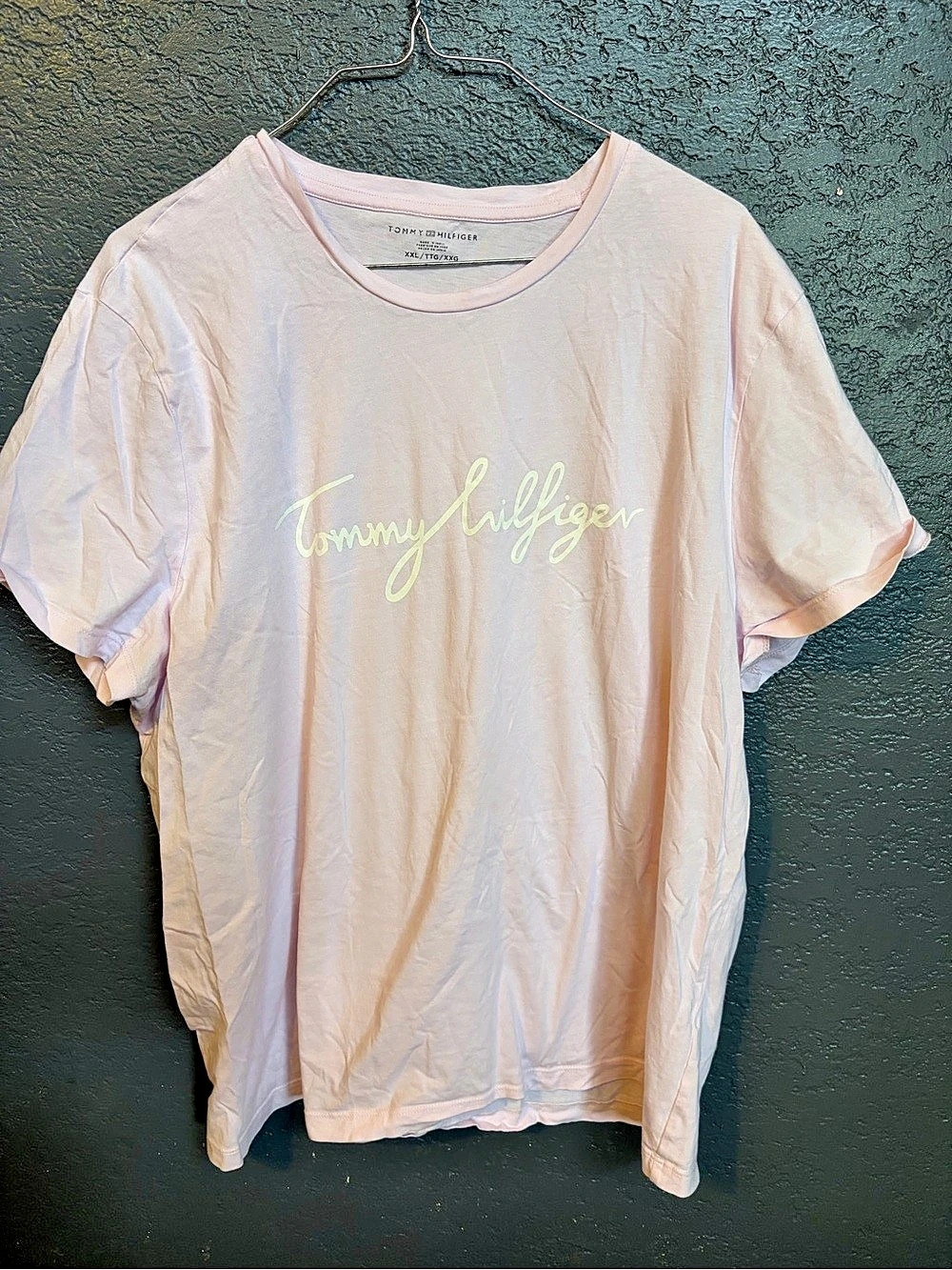 Tommy Hilfiger Short Sleeve Logo Tee in Pink Size XXL Like New